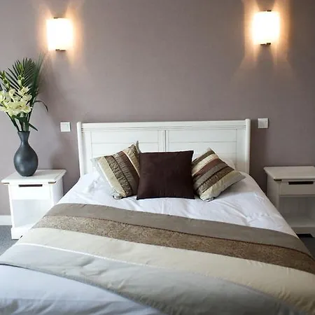 Domaine De La Barbinais Hotel 2*